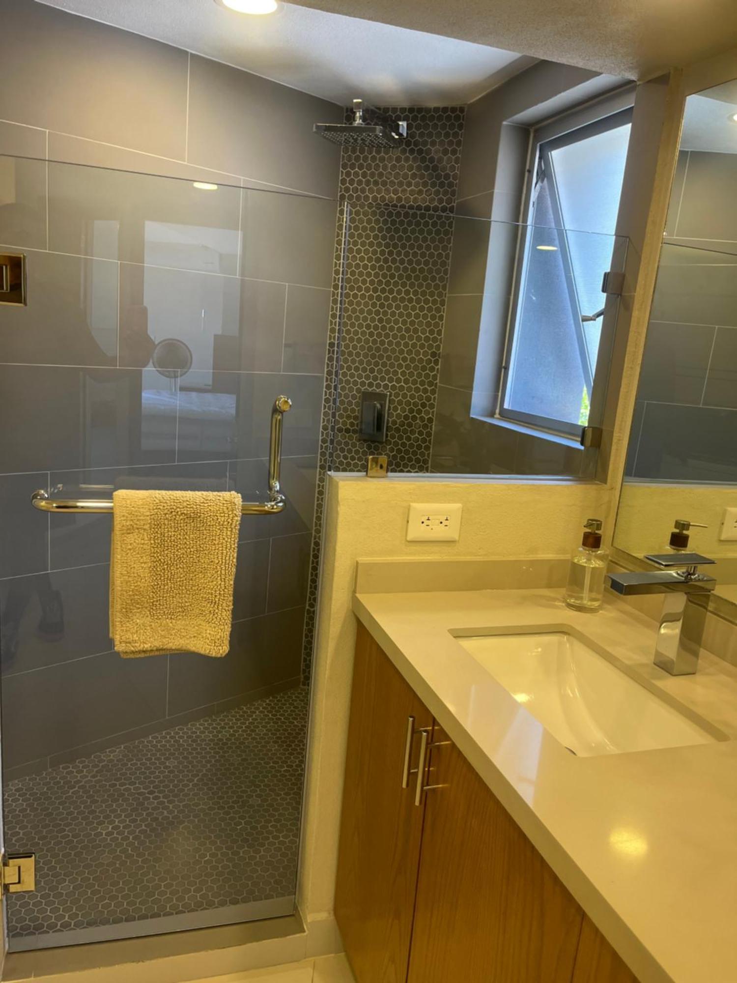 Vidalia - Modern With Rooftop Terrace And Gym *