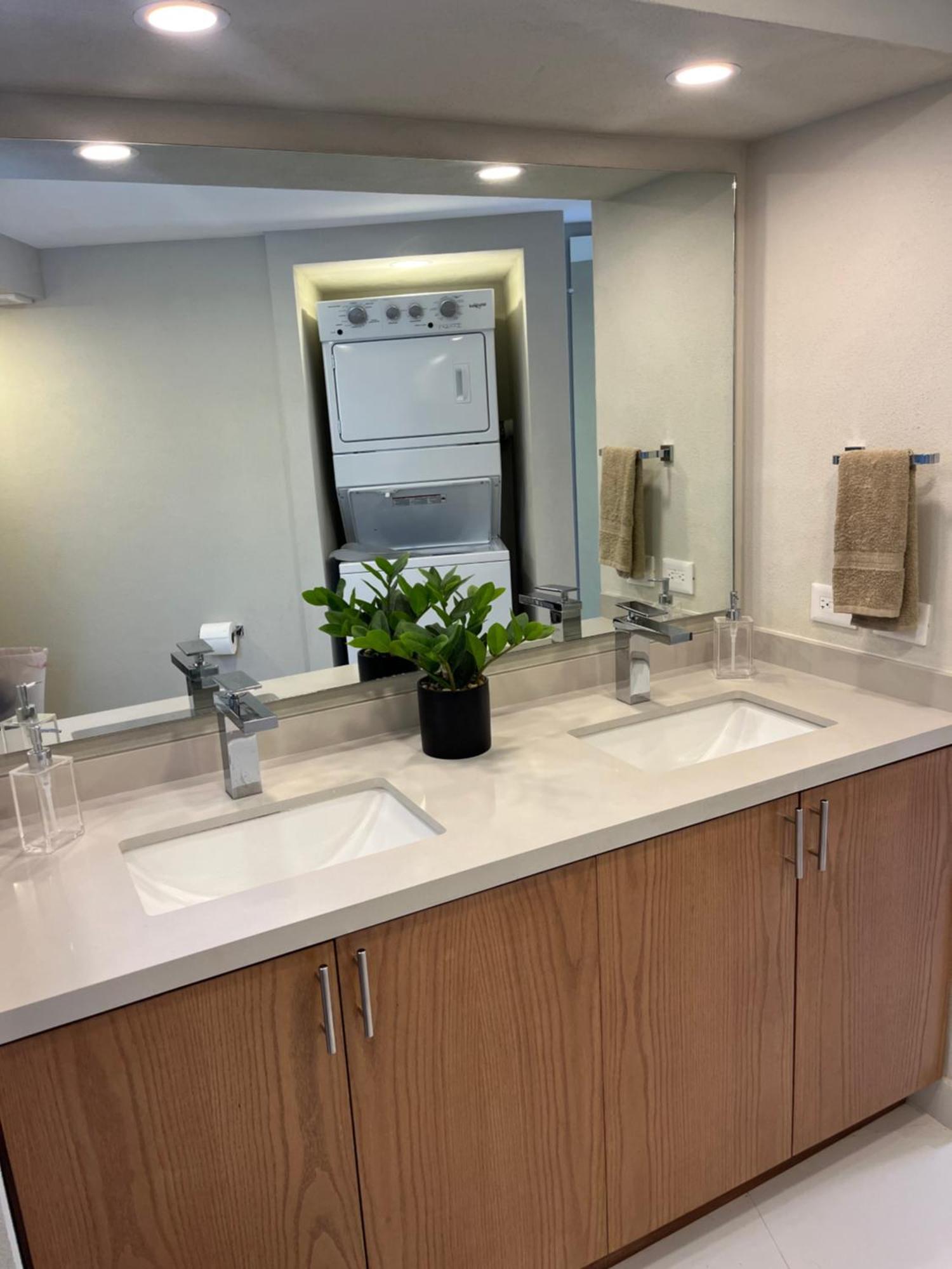 Vidalia - Modern With Rooftop Terrace And Gym